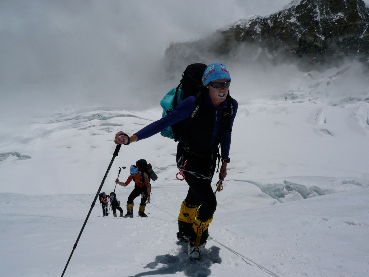 Edurne Pasaban climbing in snow